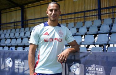 Mateo Joseph no va al ‘stage’ del Leeds en Alemania y espera al Betis