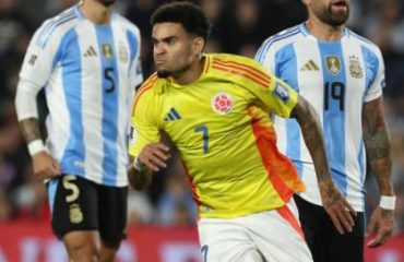 Scaloni reveló que Luis Díaz lo obligó a modificar juego de Argentina