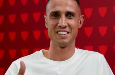 Vlachodimos: «Me gustaría empujar al Sevilla hacia arriba para jugar en Europa»