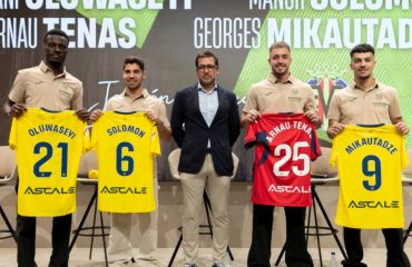 El Villarreal presenta a sus cuatro últimos fichajes de una tacada