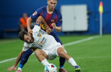 Gayá no se explica otra goleada del Barcelona: “No se le puede perder la cara al partido”