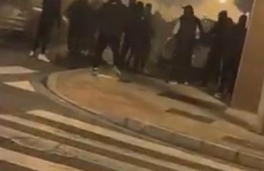 Altercados y pirotecnia antes del derbi entre ultras de Sevilla y Betis