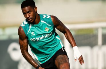 Junior regresa al grupo y Pau López se queda solo en la enfermería