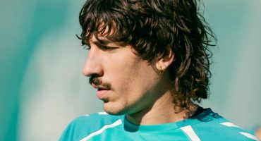 Bellerín regresa con el grupo