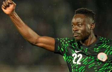 El Sevilla dispara a Akor Adams