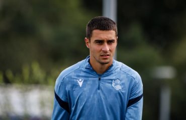 Karrikaburu: «¿Salir en enero? Para mí jugar en la Real es lo máximo y estoy centrado en ello»