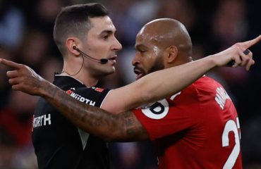 Marcao se expone a varios partidos de sanción por encararse con el árbitro e insultarlo