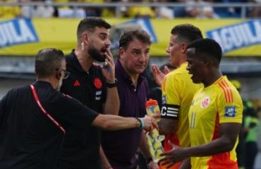 Néstor Lorenzo piensa en plan de trabajo para jugar Mundial 2026