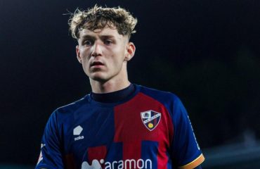 El Huesca devuelve a Hugo Pérez al Espanyol, que lo manda al Nástic