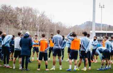 Matarazzo espera al Barça con todos sus titulares y mete en la lista a Goti y Karrikaburu