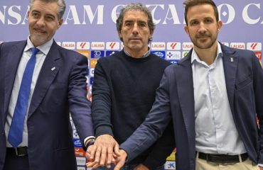 La cúpula directiva del Oviedo entona el ‘mea culpa’