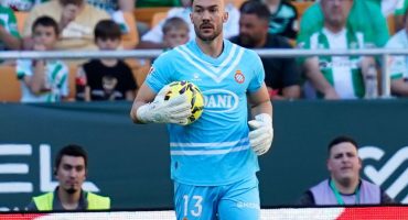 Dmitrovic le pone el candado a la portería perica