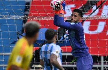 Hay tiempo para todo: Camilo Vargas le cumplió encuentro a fanáticos