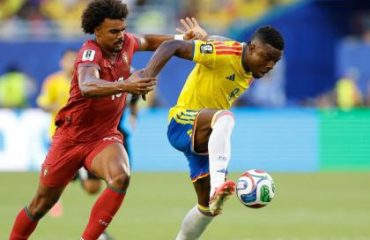 Jhon Córdoba regresó a titular con Colombia y combatió contra Portugal